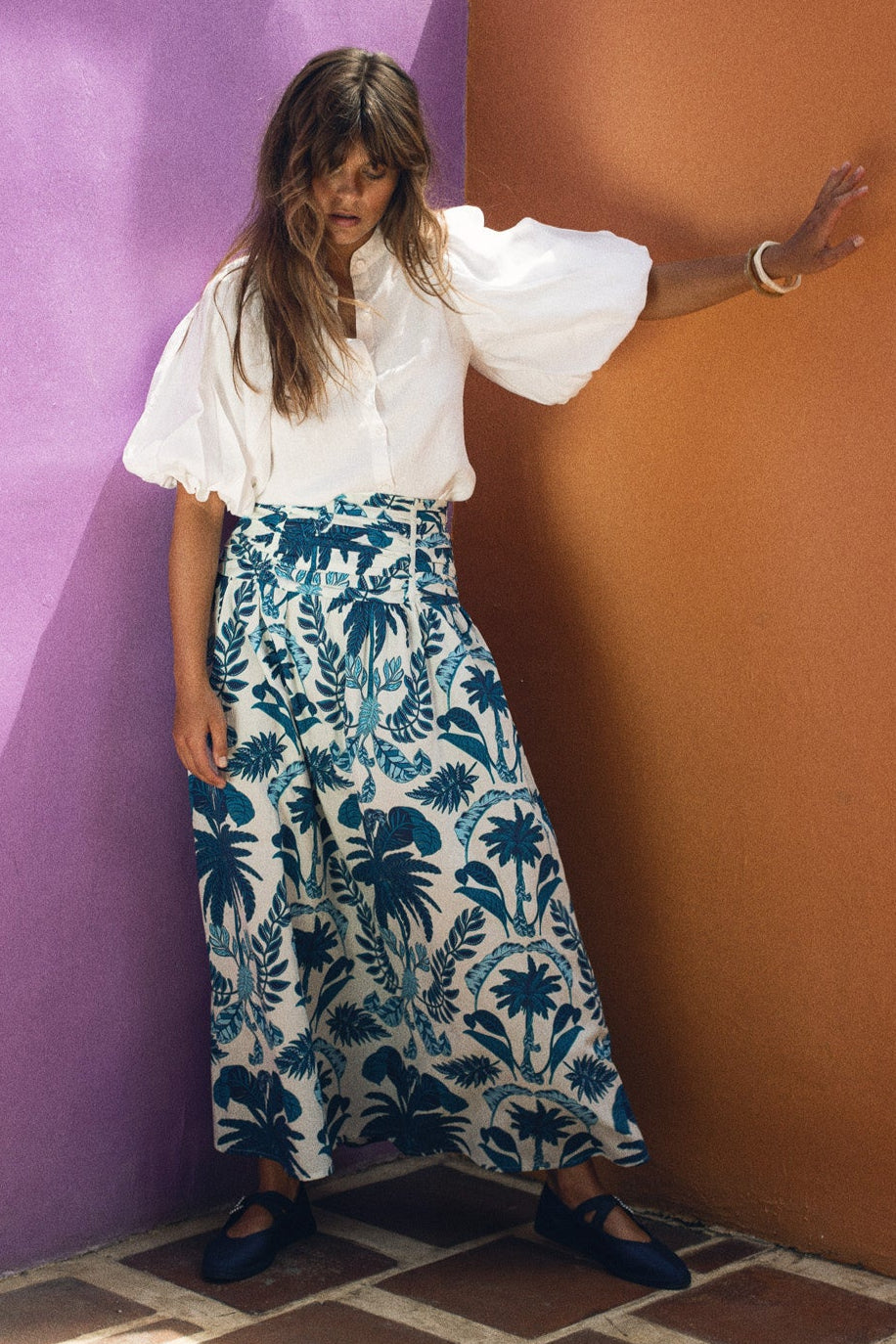 Falda estampada de MonBali Collection, falda midi 100% algodón con drapeado en la cintura y cremallera lateral invisible, hecha en España