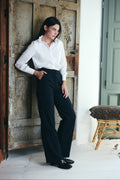 Pantalón recto de lana color azul de MonBali Collection, pieza artesanal y atemporal 