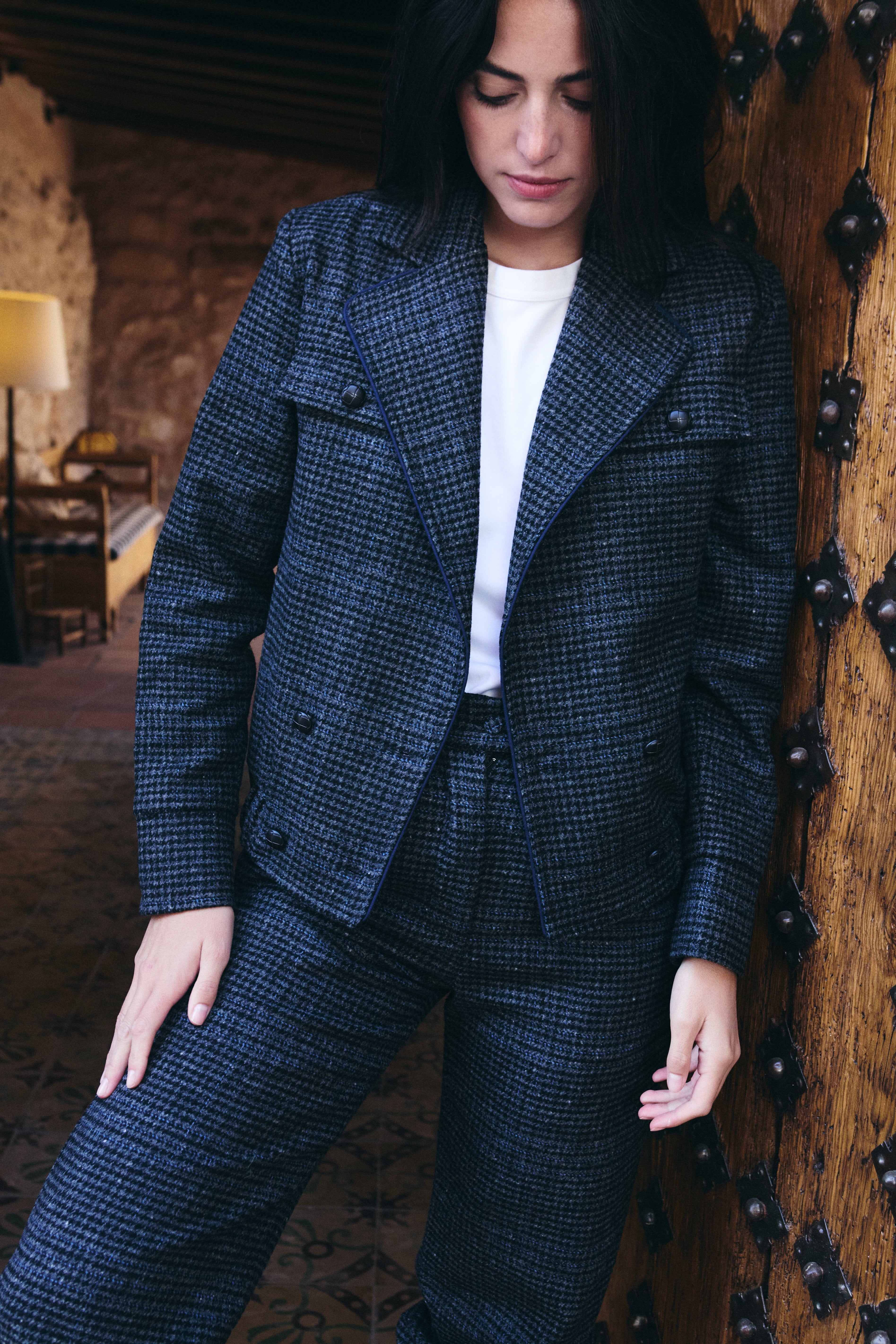 Bomber de lana gris de MonBali Collection, diseño artesanal, elegante y atemporal